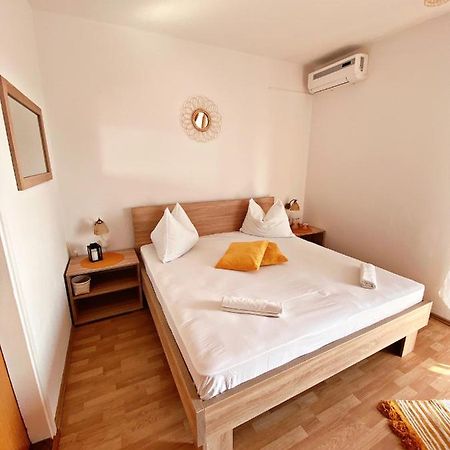 The Manzoni Family 5 Hotel Punat Kültér fotó